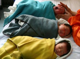 चाइनाले अब शिशु जन्म संख्या नीति बदल्याे -दुर्इभन्दा बढी शिशु जन्माउनुपर्ने नीति ल्याउने