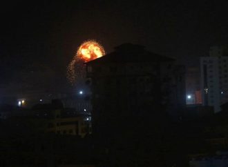 अाज हलोकास्ट स्मृति दिवसः इस्राएलमाथि हमासद्वारा बलुन बम अाक्रमण (Incendiary balloons with explosives launched on Israel by Hamas)