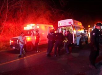 मेक्सिकोमा टुरिस्ट बस दुर्घटनामा १८ जनाको मृत्यु